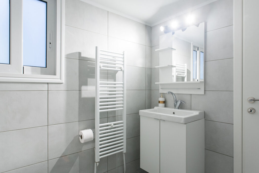 Omnia+pagrati+apartment+athens+greece+minimal+2BR+bathroom+2